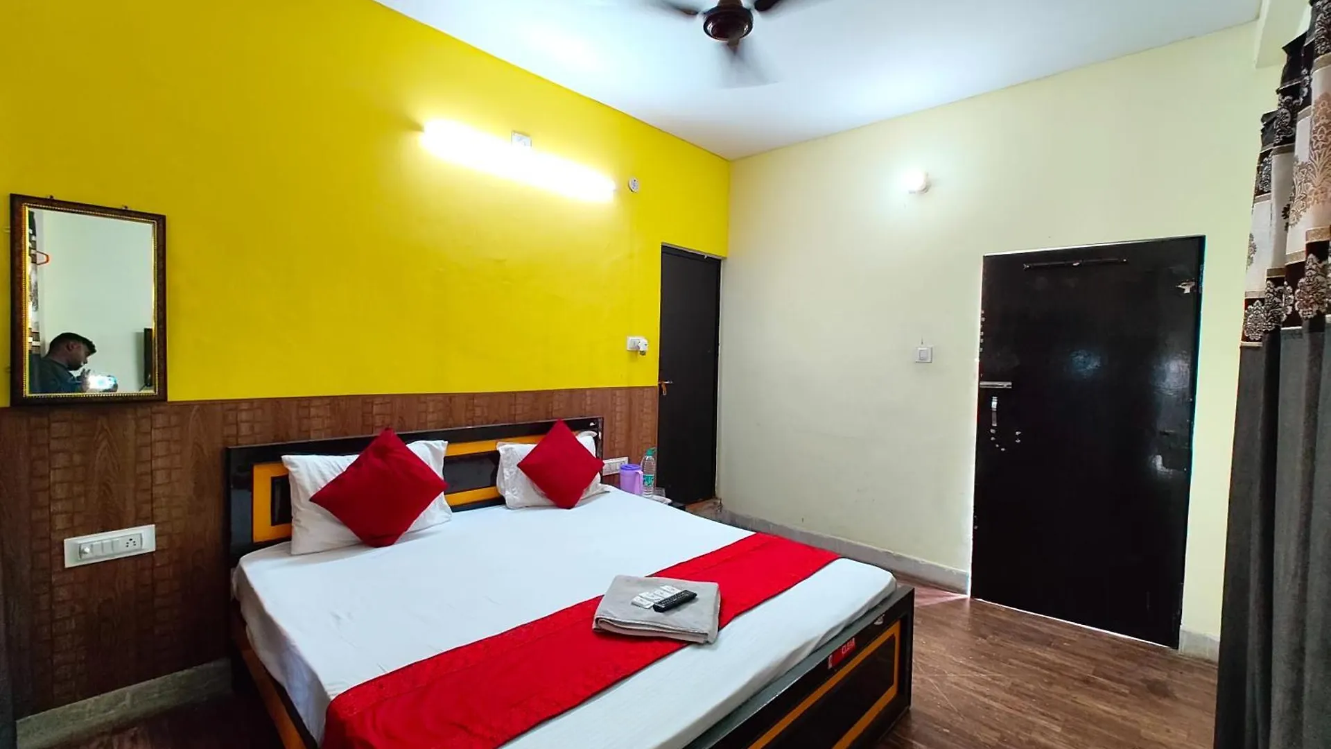 Pensjonat Varanasi Paradise Varanasi Near Beniya Park- Parking & Restaurant Available - Perfect Location And Comfortable Room Indie